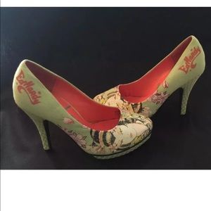 ED HARDY Cotton Pumps Graphic Sz 7 High Heels